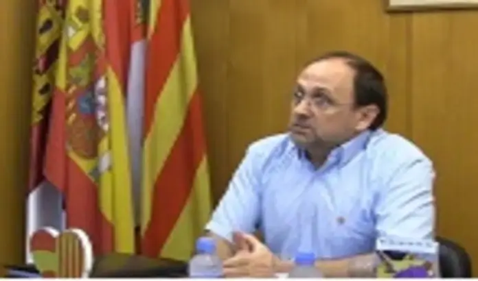 Acción Cultural Miguel de Cervantes condecora al catalán Manel Parra FOTOGRAFÍA. BARCELONA (CATALUÑA) ESPAÑA, 26 DE 12 DE 2013. Este sábado, 26 de Octubre del 2013 en el Distrito Sants, ciudad de Barcelona, el presidente del Moviment Cívic d'Espany i Catalans, Manel Parra, fue el invitado de honor a la conferencia anual de la asociación Acción Cultural Miguel de Cervantes. Lasvocesdelpueblo (Ñ Pueblo)