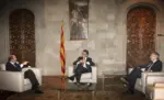 FOTOGRAFÍA. BARCELONA (CATALUÑA) ESPAÑA 18 DE ENERO DE 2014. El separatismo rompe el PSC. El presidente del Gobierno separatista de la Generalidad de Cataluña, Artur Mas Gavarró (c); durante una reunión con primer secretario del PSOE Cataluña Partido Socialista en Cataluña -Partit dels Socialistes de Catalunya (PSC/PSOE)-, Pere Navarro Morera (d); y el secretario general del PSOE, Alfredo Pérez Rubalcaba (i). ACN 