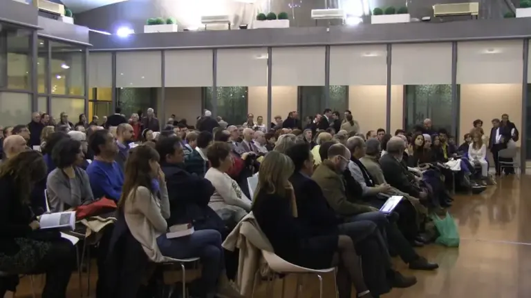 FOTOGRAFÍA. BARCELONA (CATALUÑA) ESPAÑA, 07 DE FEBRERO DE 2014. Los participantes en la presentación del libro "Historia de la Resistencia al Nacionalismo en Cataluña", hoy, 7 de febrero de 2014, en el Hotel Catalonia en Barcelona. Lasvocesdelpueblo (Ñ Pueblo)