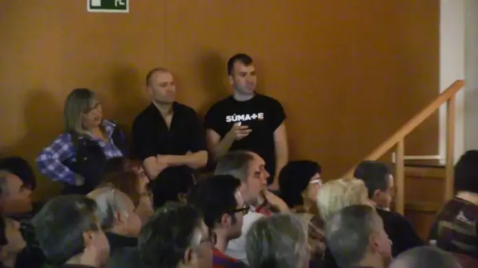 FOTOGRAFÍA. SABADELL (BARCELONA) CATALUÑA (ESPAÑA), 28 DE FEBRERO DE 2014. El Centro cívico del barrio Can Rull (Sabadell) Barcelona (Cataluña) acogió la tarde de este viernes un acto separatista de grupos de ultraizquierdas, organizado por la plataforma independentista de castellanohablantes Súmate, nacida en la Comunidad Autónoma de Cataluña y que exige la separación de Cataluña del resto de España. Lasvocesdelpueblo (Ñ Pueblo)