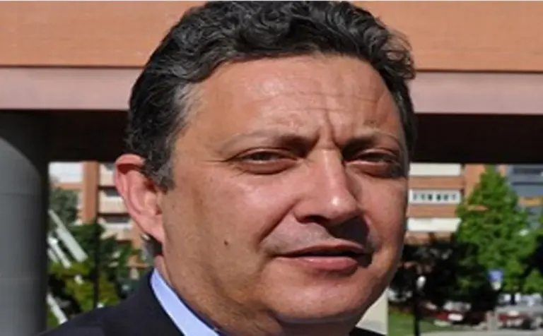 FOTOGRAFÍA. LA ATMELLA DEL VALLÉS (BARCELONA) CATALUÑA (ESPAÑA), 23 DE MARZO DE 2013. Entrevista del propietario de Petro7 que no tributará a Hacienda con petróleos independientes. En la imagen, el coproprietario de Petróleos Independientes', Jordi Roset. Lasvocesdelpueblo (Ñ Pueblo)