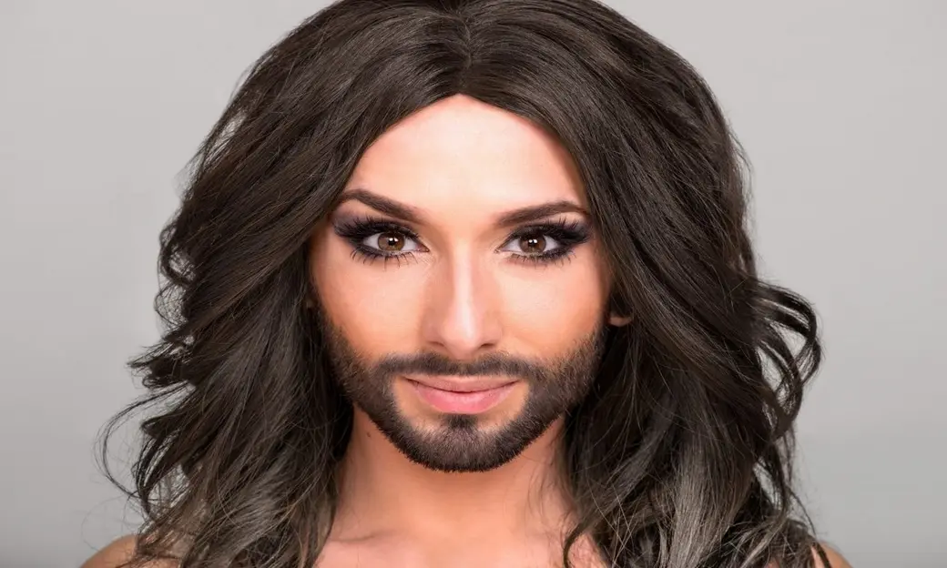 FOTOGRAFÍA. COPENHAGUE (DINAMARCA), 11 DE MAYO DE 2014. Conchita Wurst gana Eurovisión desafiando Vladimir Putin. El cantante austríaco Thomas Neuwirth "Conchita Wurst" (Gmunden, Alta Austria, 6 de noviembre de 1988), gana el Eurovisión 2014. Thomas Neuwirth representó a Austria en el Festival de la Música de Eurovisión 2014 en Copenhague con la canción «Rise Like a Phoenix», obteniendo el primer puesto. Austria no ganaba el concurso desde la edición de 1966. Efe