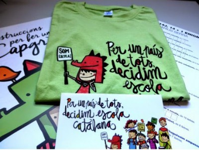 camiseta verde que vende Som Escola en su página para la manifestación y panfleto de su propaganda
