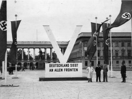 "V" de la propaganda nazi del Fürher Adolfo Hitler, años 40