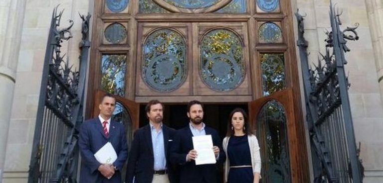 Abascal presenta una querella criminal contra Artur Mas por 5 delitos contra España