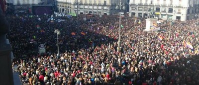 Simpatizantes de Podemos abarrotan la plaza del Sol / Foto Ganamos