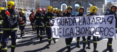 Podemos se solidariza con la situación laboral de los bomberos de Guadalajara, Castilla-La Mancha, - copia