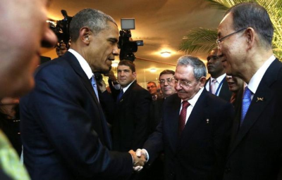 Cuba amanece con el histórico saludo de Castro y Obama, símbolo de conciliación.. - copia