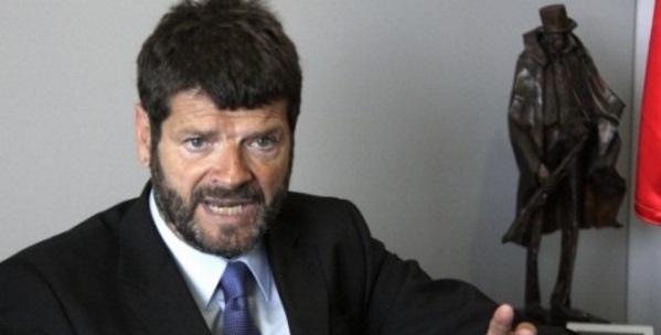 El Alto Cargo Policial catalán nombrado por Artur Mas pide no pitar al himno de España en la Copa del Rey - copia