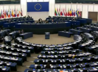 .Pablo Iglesias lleva al Parlamento Europeo la indignación por el caso de Rodrigo Rato vinculado con Luis de Guindos