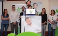 VOX presenta sus candidaturas de toda España haciendo un minuto de silencio  en memoria de los fallecidos de Sevilla