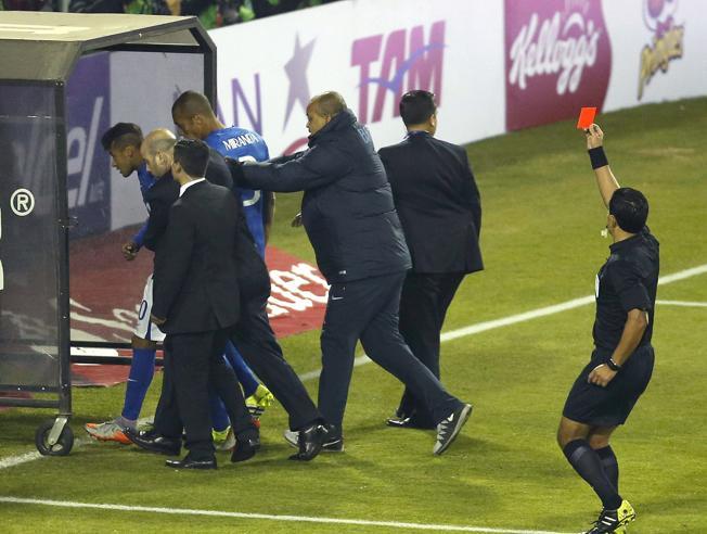 Neymar es suspendido cuatro partidos y prácticamente se despide de la Copa América