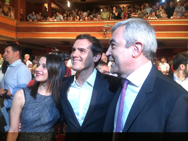 Albert, Inés y Garicano acto presentación Albert