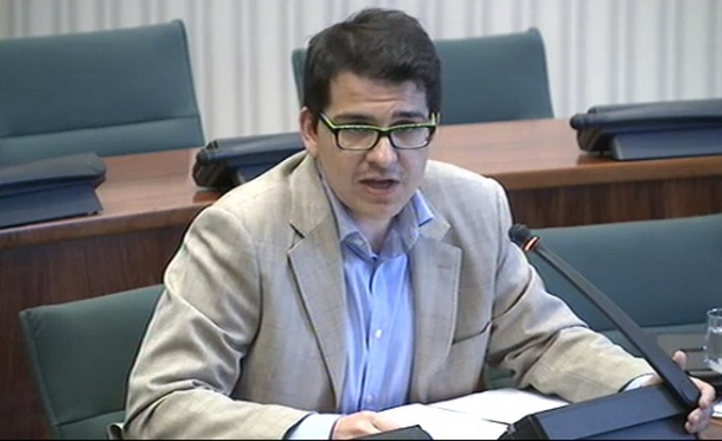 El diputado de Ciudadanos (C's), José María Espejo-Saavedra, durante una comisión parlamentaria del parlamento autonómico de Cataluña