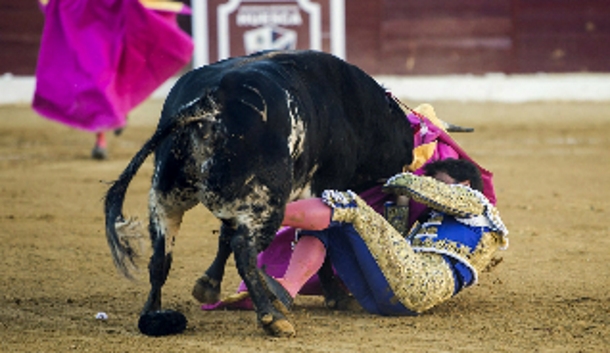 La cornada de Francisco Rivera Ordoñes en plaza de toro de Huesca
