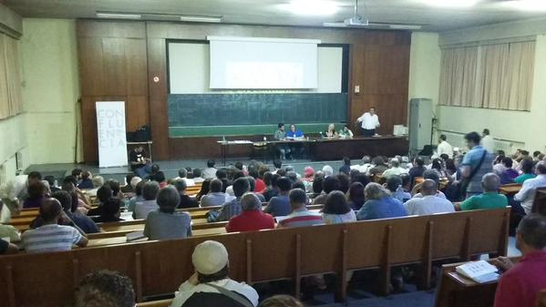 simpatisantes de la plataforma Ahora En Común celebrando su primera asamblea estatal hoy en Madrid. Foto/Ismael Sánchez