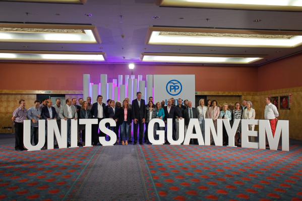 El lema de campaña del PP está solo en catalán y parece a lemas de Podemos o de coaliciones de Podemos