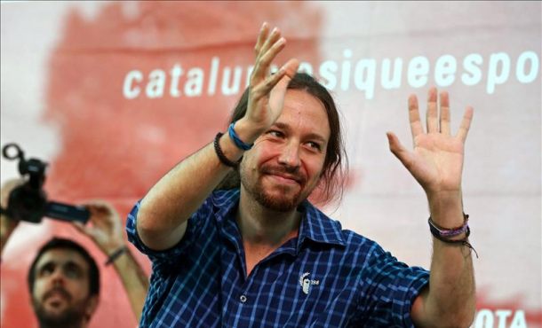 El líder de Podemos, Pablo Iglesias, durante su intervención en el acto de campaña celebrado hoy en Sant Boi de Llobregat (Barcelona), EFE