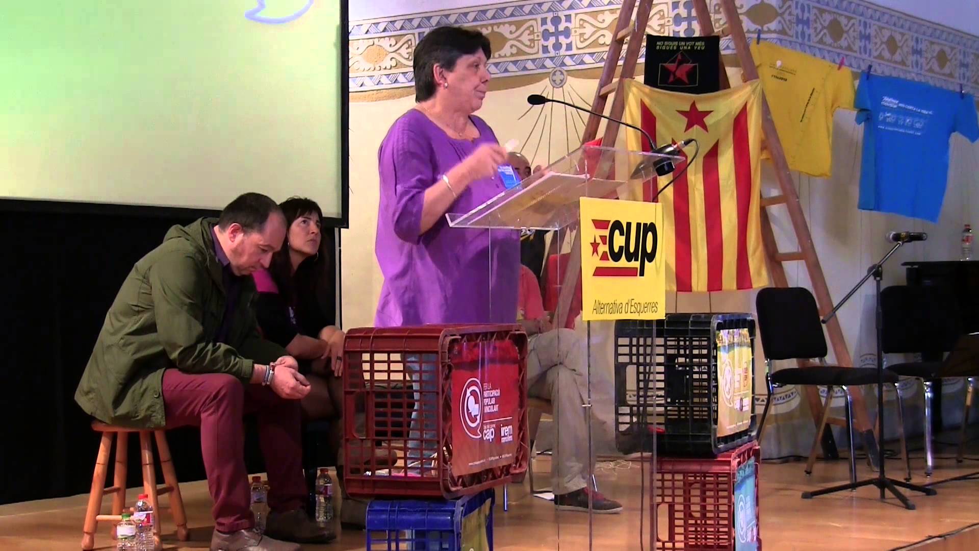 Fotografía, la ultra extremista del partido de la batasuna catalana, CUP, Gabriela Serra, durante un acto político de cup. Foto archivo