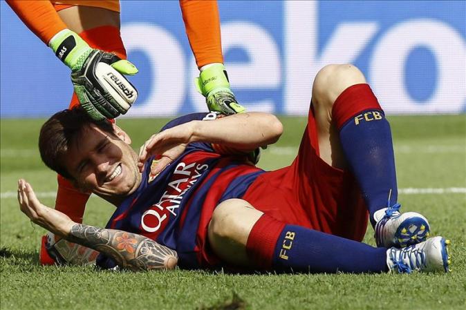 Leo Messi se lesiona en la rodilla izquierda y estará entre 7 y 8 semanas de baja