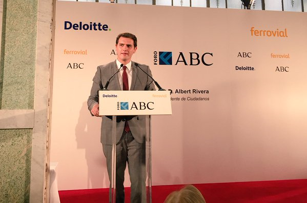 El líder de Ciudadanos, Albert Rivera, hoy durante el foro de ABC en Madrid