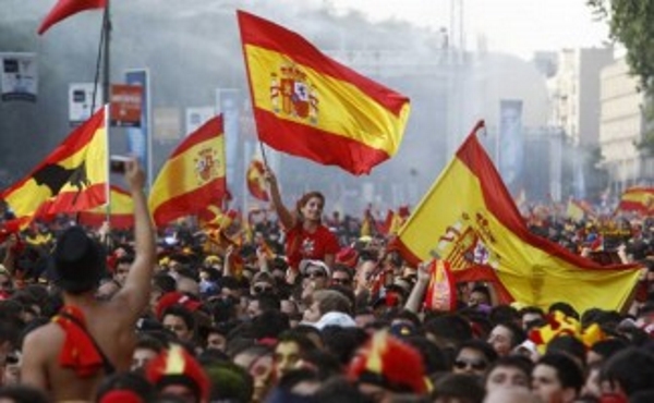 Fotografía centenares de miles de catalanes durante una manifestación en defensa de la unidad de España en Cataluña. Foto archivoJoseph Azanméné N.Lasvocesdelpueblo.