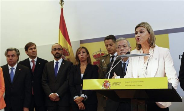 La delegada del Gobierno en Cataluña, Llanos de Luna (d) durante su intervención. EFE