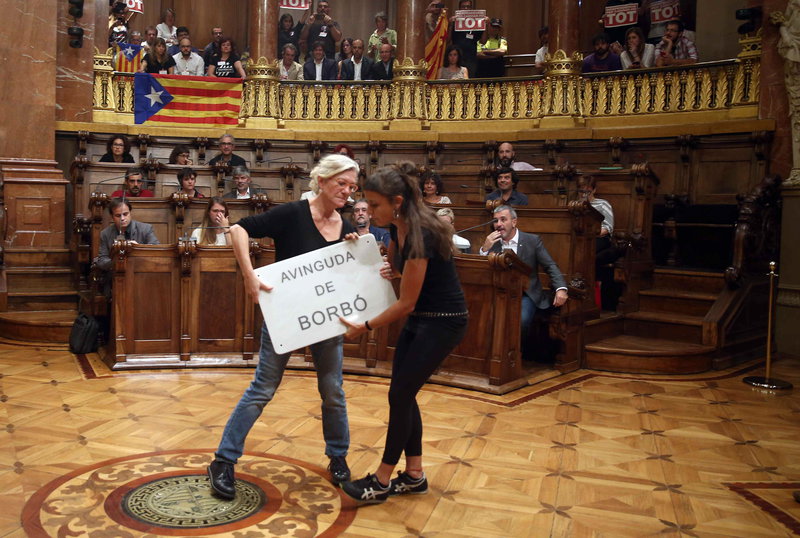 El PP difunde un informe sobre «ayuntamientos radicales» con «ataques a símbolos nacionales»