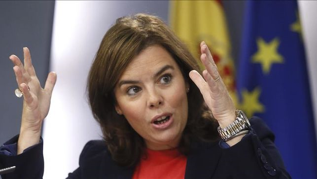 Sáenz de Santamaría - Mas piensa que la democracia es él y la democracia es el cumplimiento de la ley