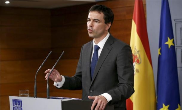 El líder de UPyD, Andrés Herzog, durante la rueda de prensa tras la reunión mantenida con el presidente del Gobierno, Mariano Rajoy,