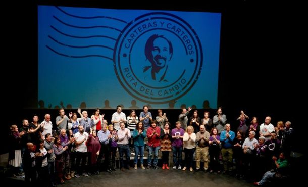 El secretario general de Podemos, Pablo Iglesias (c-fondo), EFE