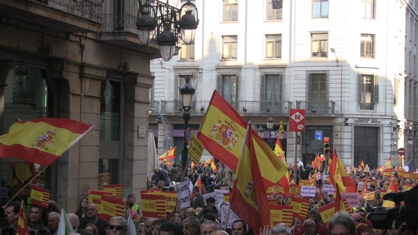 Fotografía Miles de catalanes manifestandose en las calles de barcelona el pasado 6D 2014. Foto Joseph Azanméné Ngabgué Lasvocesdelpueblo
