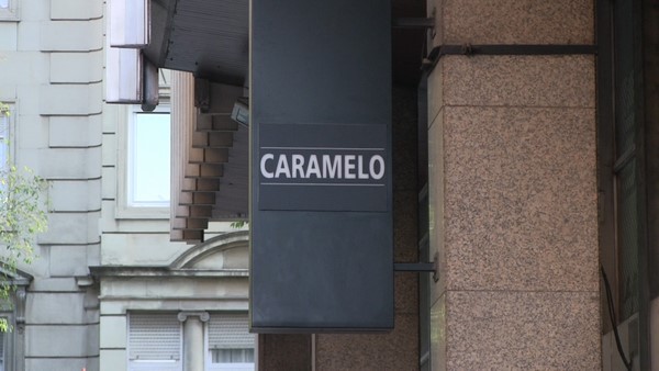 Fotografía logotipo de la discoteca CARAMELO de Barcelona. Lasvocesdelpueblo.