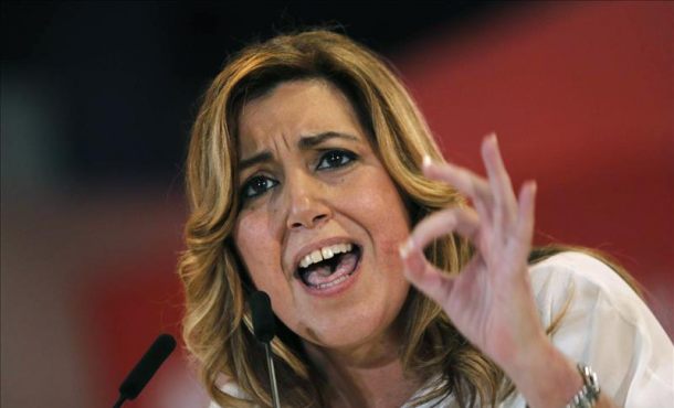 La secretaria general del PSOE de Andalucia, Susana Diaz durante su intervención en un acto público de la formación en Viator (Almería). EFE