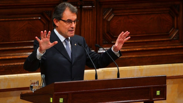 Artur Mas durante el pleno por el pacto fiscal en el parlamento autonómico de Cataluña. Foto/Pere Virgil