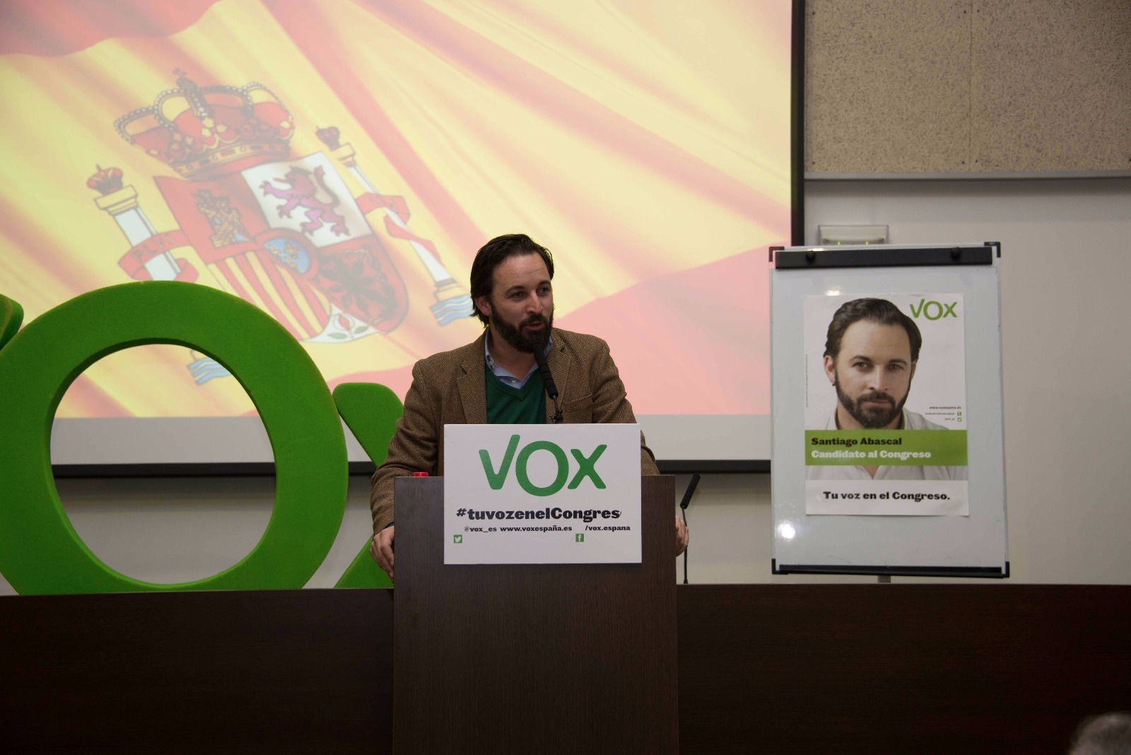 El candidato de VOX a la presidencia de España y presidente de VOX, Santiago Abascal, durante el acto. Lasvocesdelpueblo.