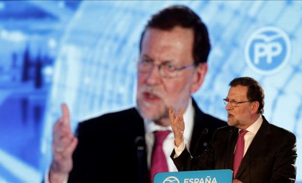 El candidato del Partido Popular a la presidencia del gobierno, Mariano Rajoy, durante el mitin de ofrecido esta tarde en le Museo de las Ciencias, en Valencia. Foto Efe.