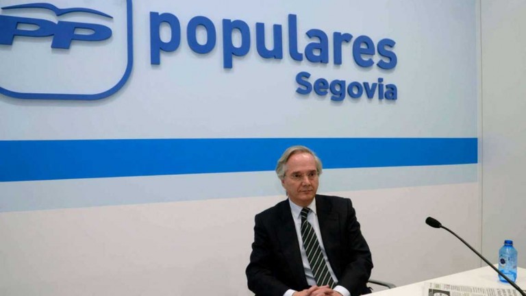 El presunto corrupto del PP, Gómez Serna, revalida su escaño pese al cobro de comisiones