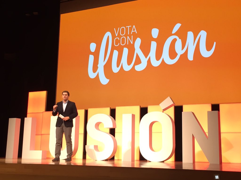 El líder de Ciudadanos, Albert Rivera, hoy durante su discurso en Tarragona. lasvocesdelpueblo.