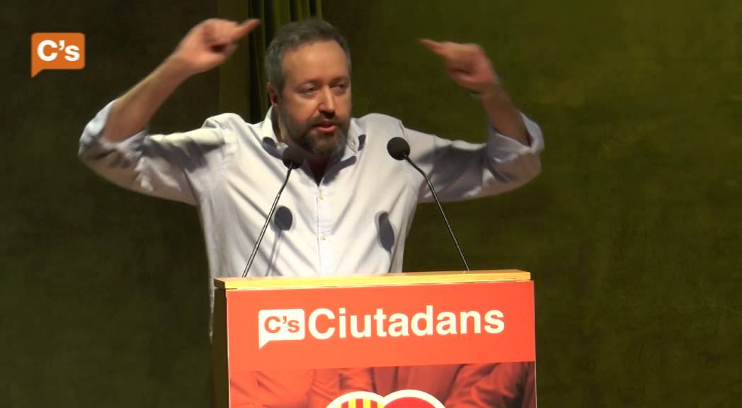 Ell candidato de Ciudadanos al Congreso, Juan Carlos Girauta, durante un acto de ciudadanos en Barcelona. Lasvocesdelpueblo