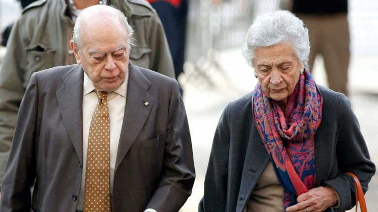 Cataluña: La familia Pujol se siente finalmente en el banquillo por blanqueo de dinero robado