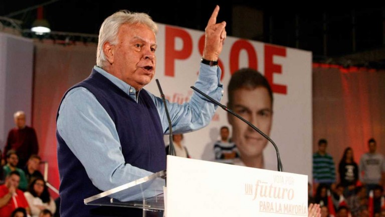 Felipe González pone la mano en el fuego por la honradez de Chaves y Griñán