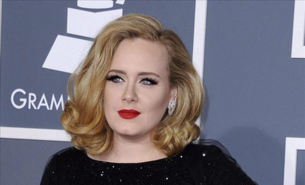 La británica Adele regresará al escenario de los Grammy tras una ausencia de cuatro años e interpretará un tema de su nuevo álbum, llamado '25'. EFE