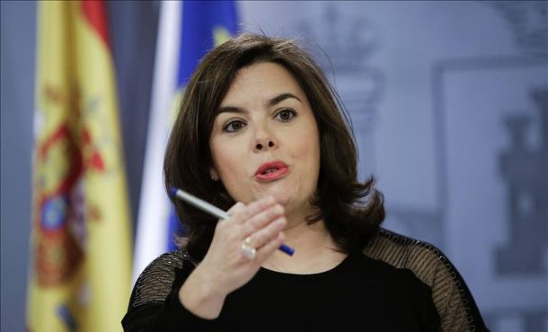 La vicepresidenta del Gobierno, Soraya Sáenz de Santamaría, durante la rueda de prensa posterior a la reunión del Consejo de Ministros. EFE