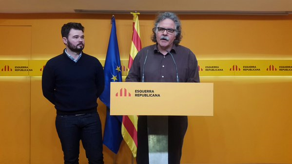 Los diputados de ERC al Congresode los Diputados, Gabriel Rufían (i), y Joan Tardà (d) hoy en rueda de prensa. lasvoces delpueblo.