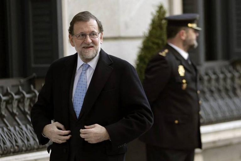Rajoy: Dije que «no dejaré ni una» burla de la ley en Cataluña, la abogacía estudia la toma de posesión de Puigdemont