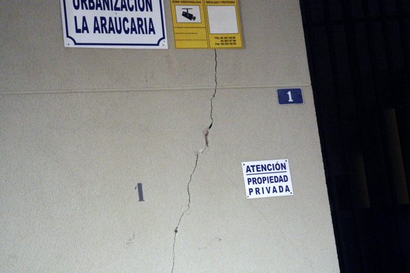 Parede de un casa de Melilla, tras el terremoto