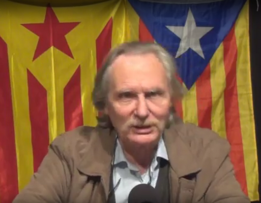 Un miembro de ANC haciendo declaraciones políticas durante la cerrada de huelga de hambre para presionar a la CUP. Lasvocesdelpueblo