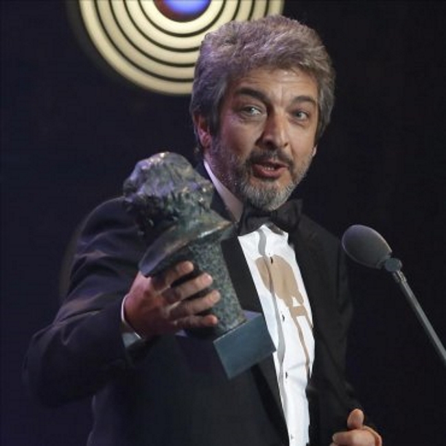 El actor Ricardo Darín recibe el Goya al mejor actor por su papel en Truman, durante la ceremonia de la 30 edición de los Premios Goya, que entrega la Academia de Cine, EFE