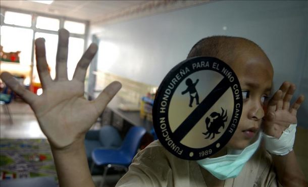 El diagnóstico de un cáncer infantil supone una ruptura en el proyecto de vida de cualquier familia y un fuerte impacto emocional en los padres, hermanos y en el propio niño, Efe